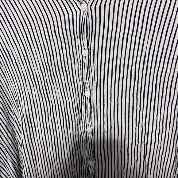 Zara black and white striped blouse in medium - Picture 4 of 5